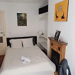 A Calm Double Bedroom In F3 Chez L\'Habitant Paris14Eme Parc Montsouris