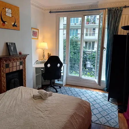 A Calm Double Bedroom In F3 Paris14eme Parc Montsouris *